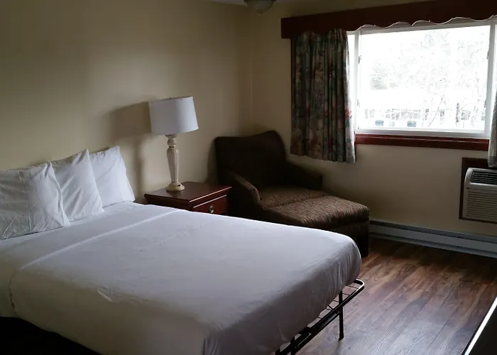 Dartmouth Motor Inn