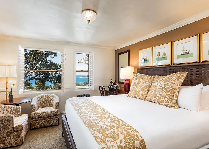 Pine Inn - Carmel