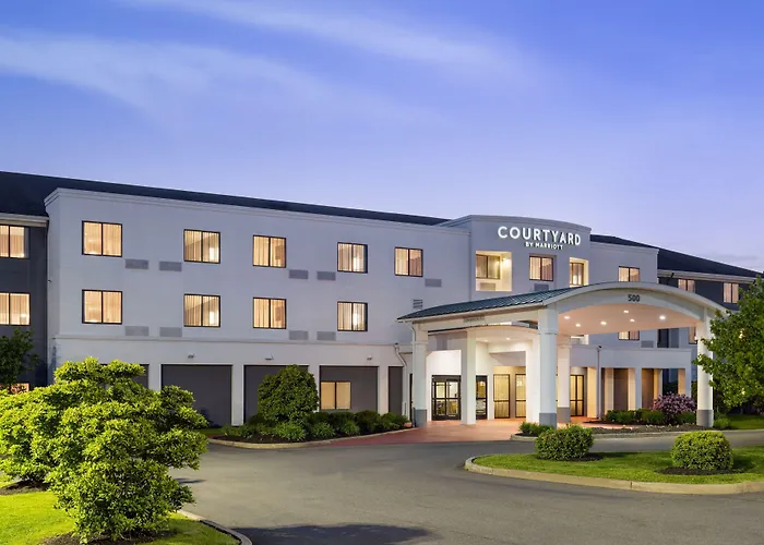 Courtyard By Marriott Kingston Hotel