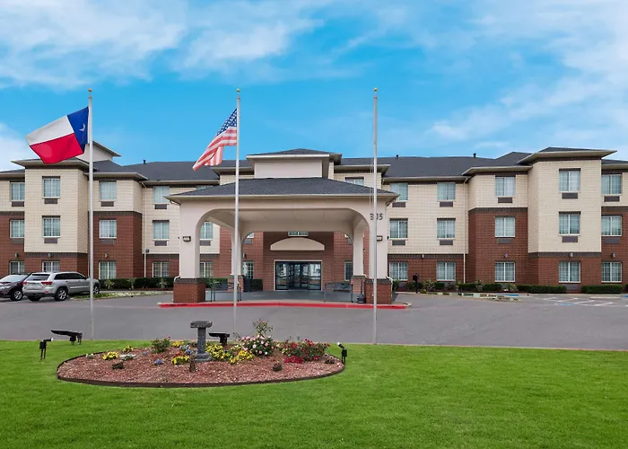 Lake Dallas Hotels