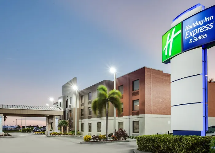 Clewiston Hotels