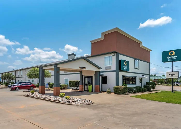 Demopolis Hotels