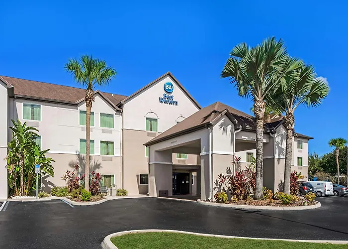 Auburndale Hotels