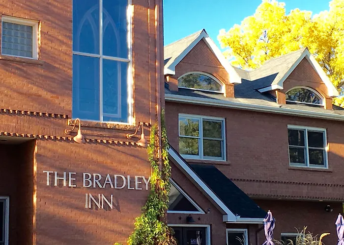 The Bradley Boulder Inn