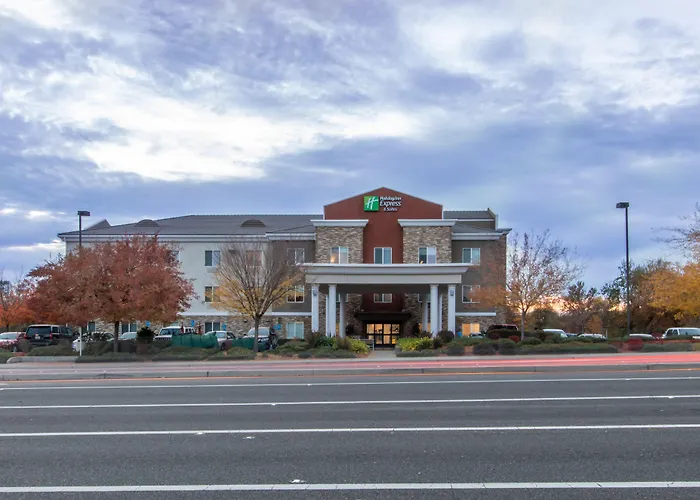Holiday Inn Express Hotel & Suites Roseville - Galleria Area By Ihg