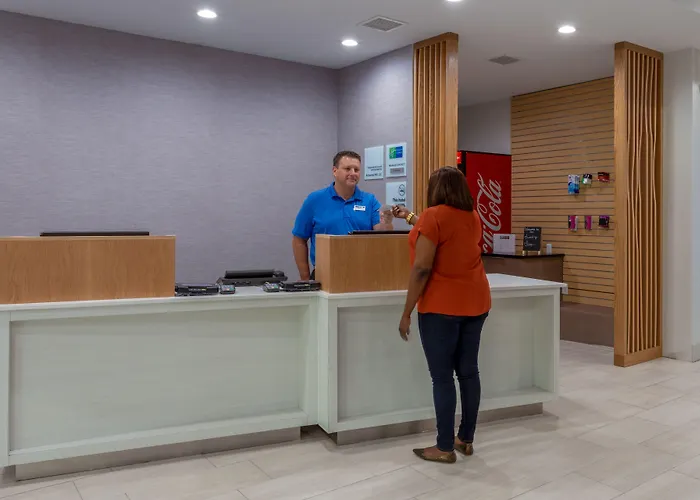 Holiday Inn Express Arrowood By Ihg