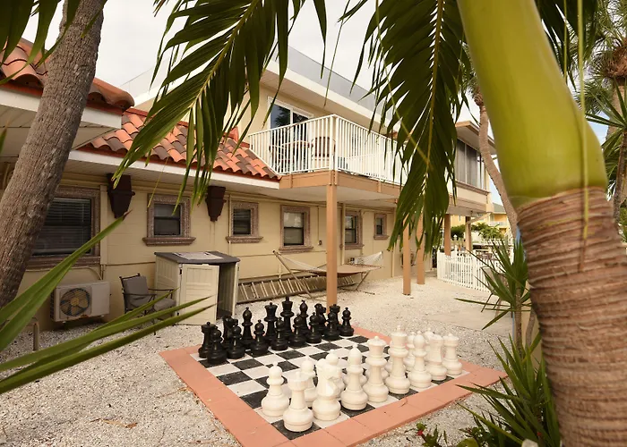 Bay Palms Waterfront Resort - Hotel And Marina