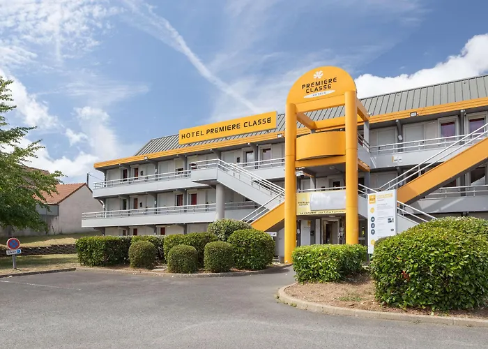 La Ville-du-Bois Hotels