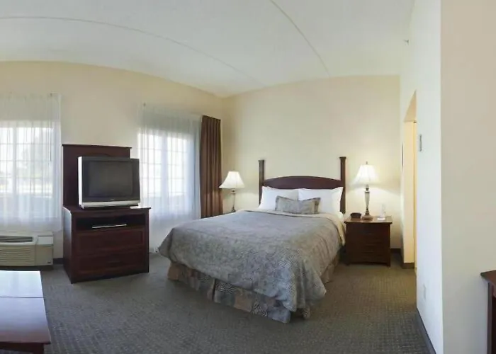 Mayfield Heights Hotels