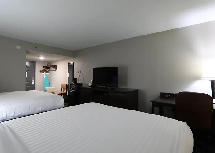 Emerald Coast Inn & Suites Fort Walton Beach