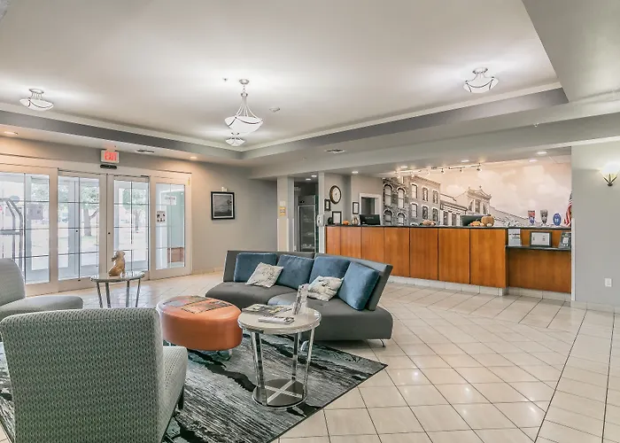 La Quinta By Wyndham Granbury Hotel