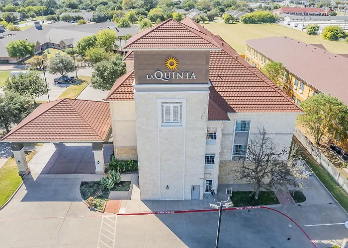 La Quinta By Wyndham Granbury Hotel