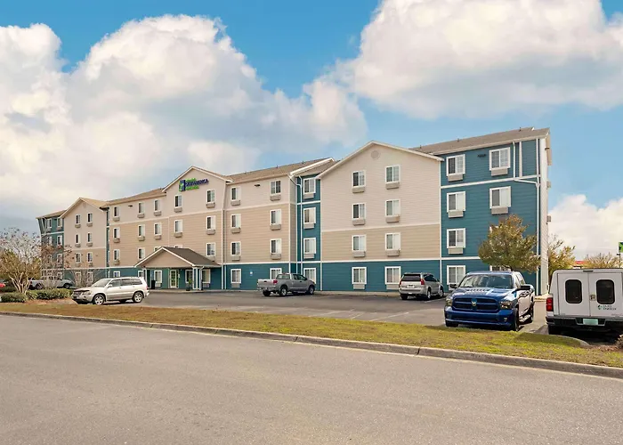 Hotels in Callaway
