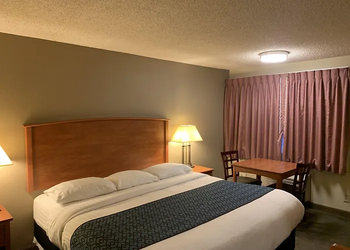 John Day Hotels