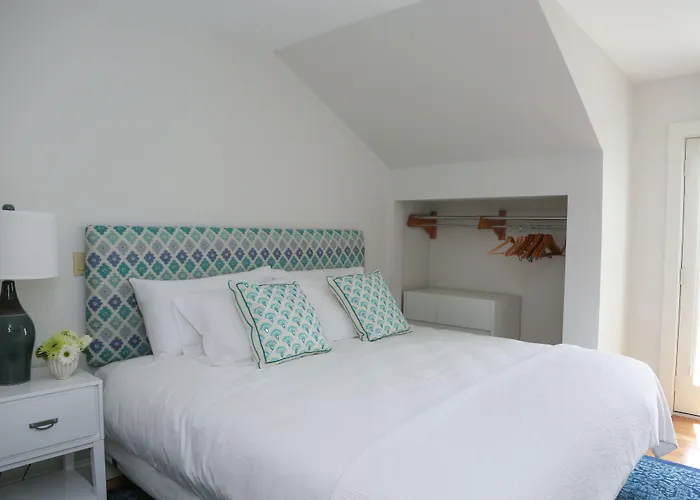 The Sea Breeze Inn Middletown