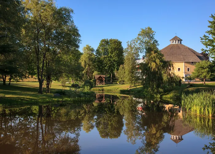 Inn At The Round Barn Farm