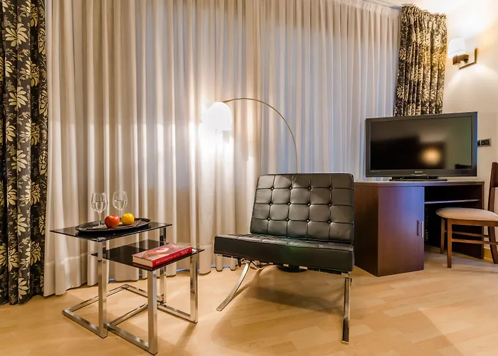 Hotel YIT Conquista de Granada Peligros