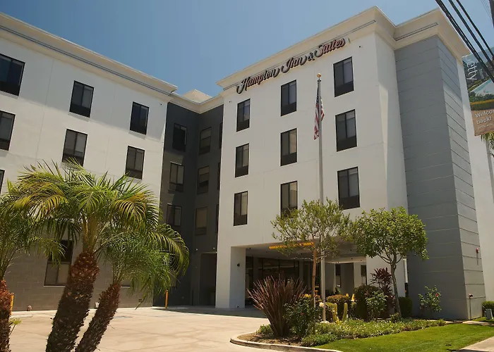 Hampton Inn & Suites Sherman Oaks