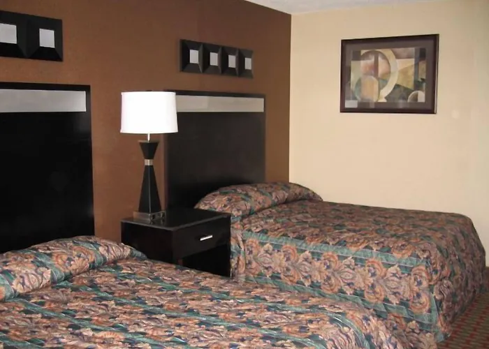 Elmwood Park Hotels