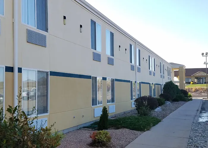 Baymont By Wyndham Limon Hotel