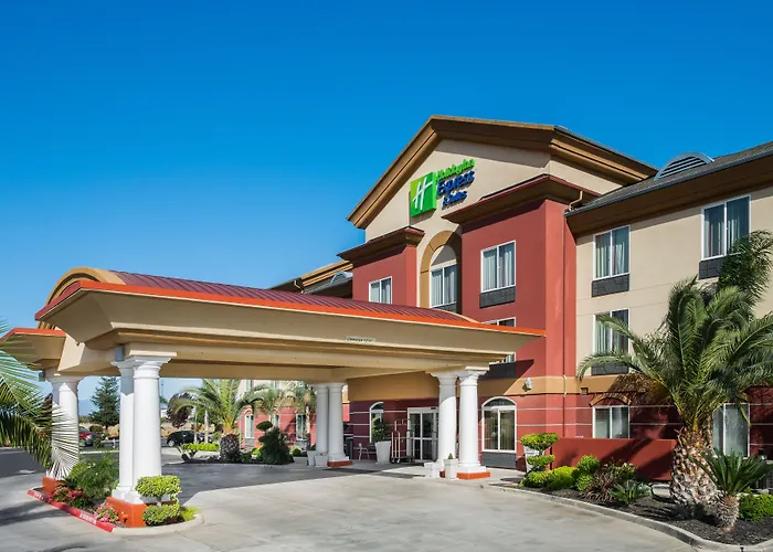 Holiday Inn Express & Suites Yosemite Park Area By Ihg Chowchilla