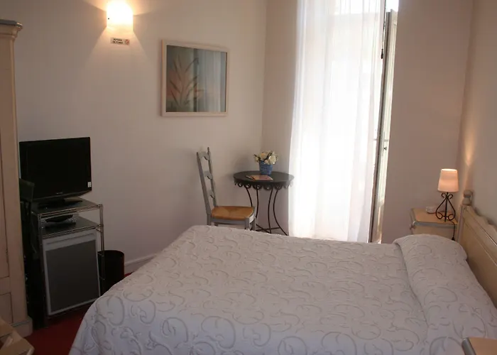 Hotel Les Cigales Allauch