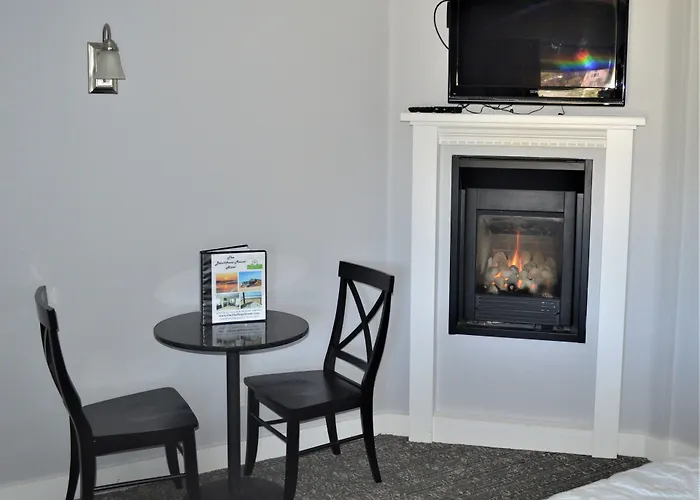Beachfront Manor Hotel Lincoln City