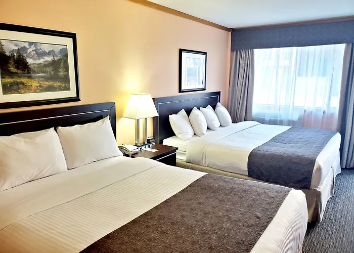 Travelodge By Wyndham Golden Sportsman Lodge