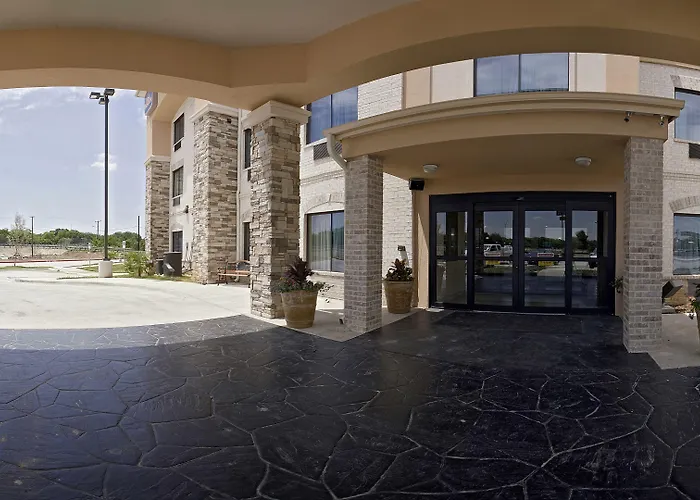 Best Western Plus Burleson Inn & Suites