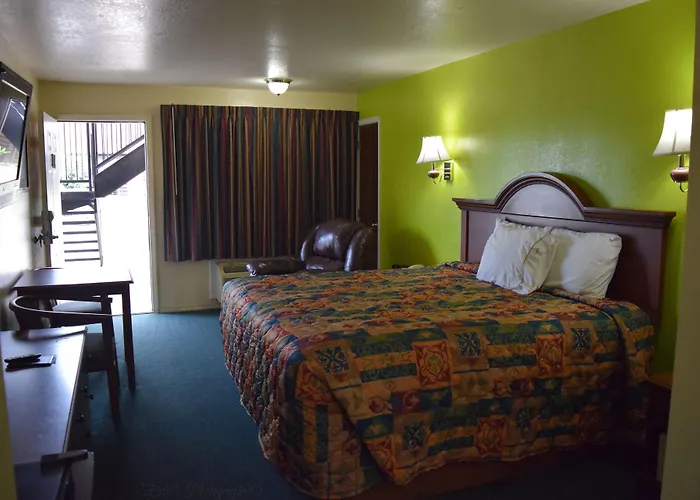 Claremore Motor Inn