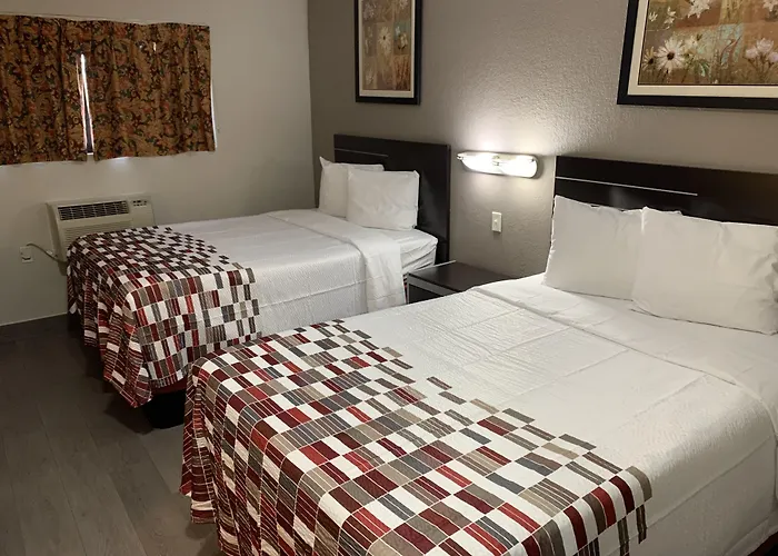Copiague Hotels