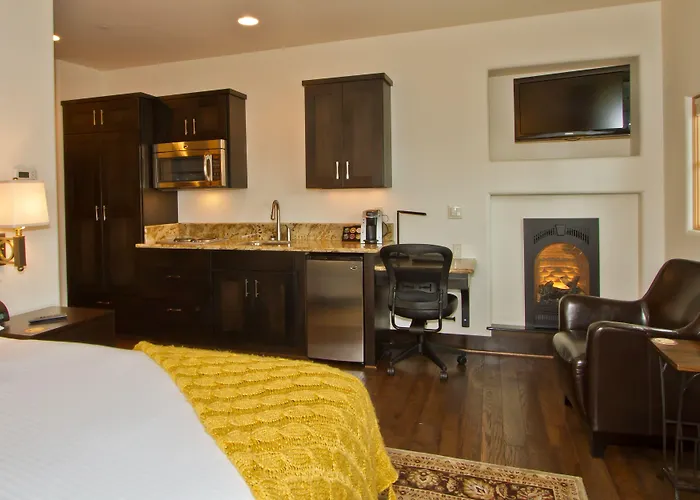 Columbia Cliff Villas Hood River