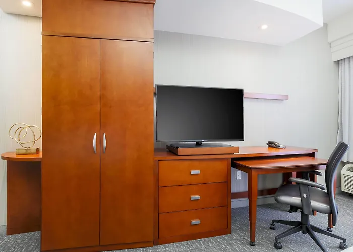 Courtyard By Marriott Dallas Arlington South