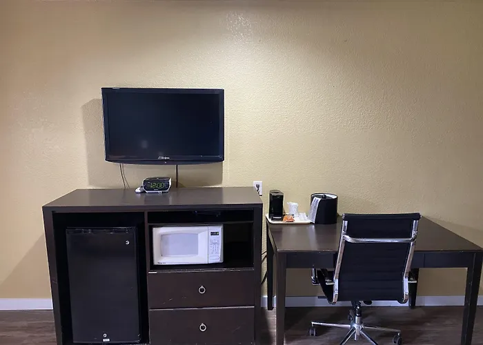 Woodridge Inn And Suites Miami