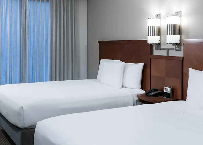 Jacksonville Hotels for Romantic Getaway