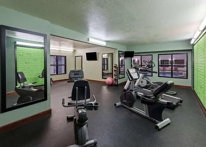 Olathe Hotels