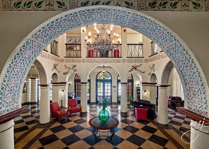 Hotel Seville Harrison