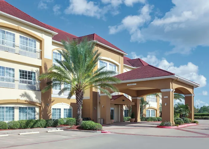 La Quinta By Wyndham Bay City