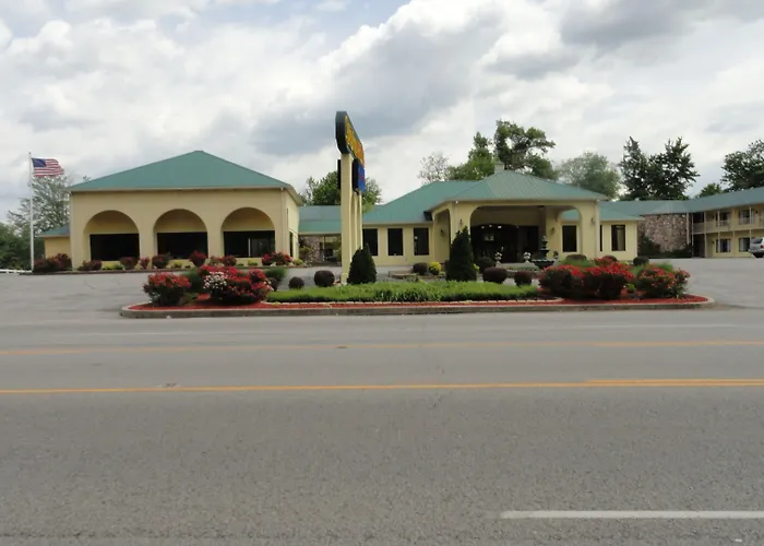Muldraugh Hotels