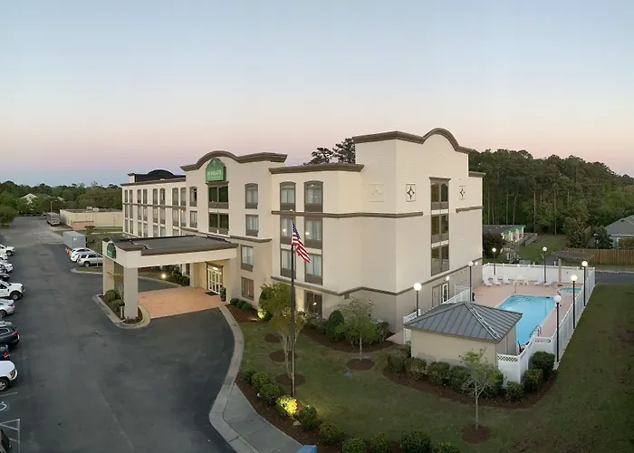 Wingate By Wyndham Southport Hotel