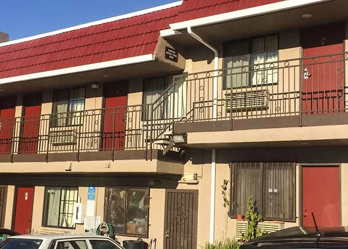 Crown Lodge Motel Oakland