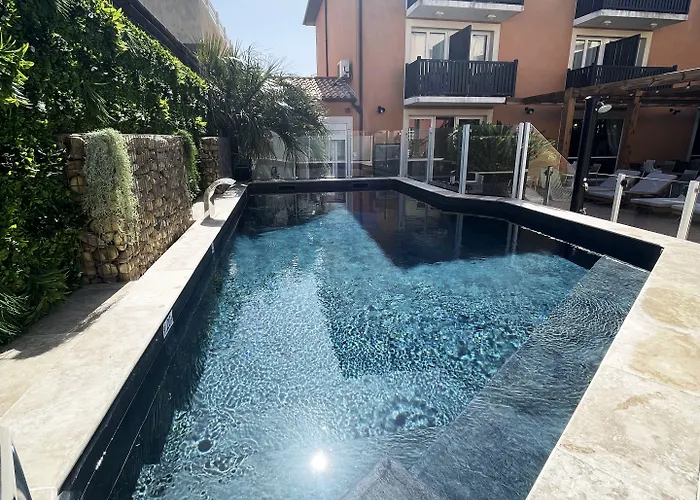 Logis Hotel De La Clape Narbonne-Plage
