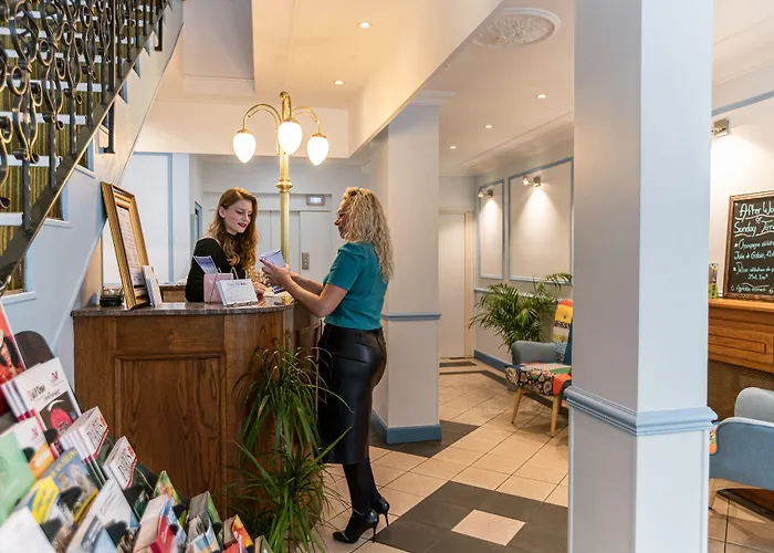 Chenal Hotel