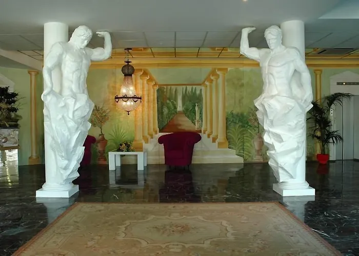 Hotels in Baia Domizia