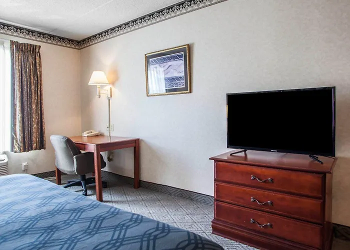 Rodeway Inn & Suites Milwaukee Airport