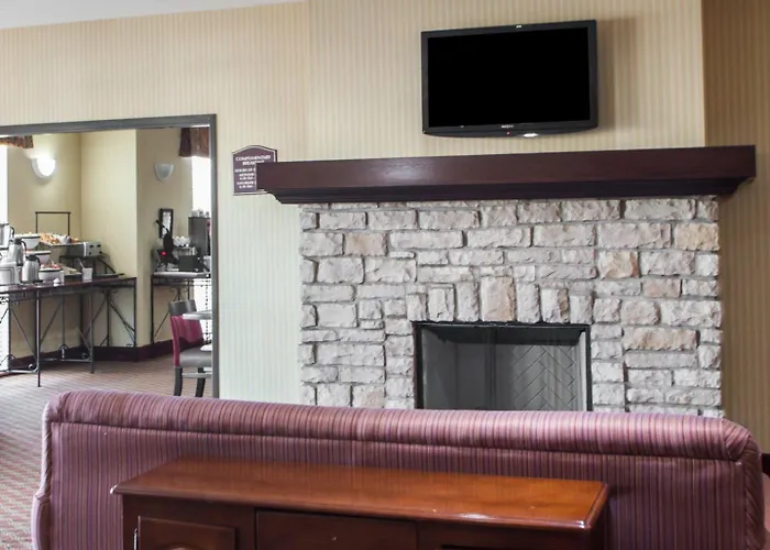 Harrisonville Hotels