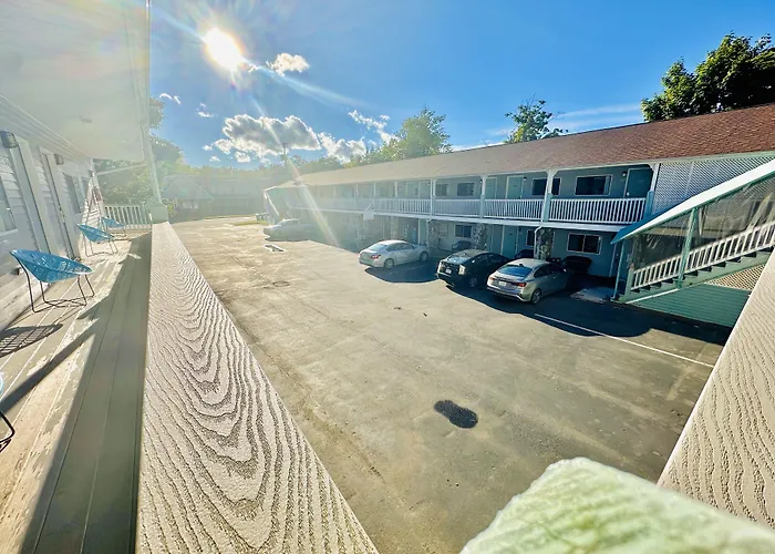 Hampton Motor Inn