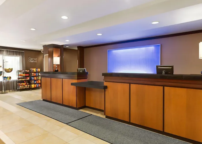 Weirton Hotels