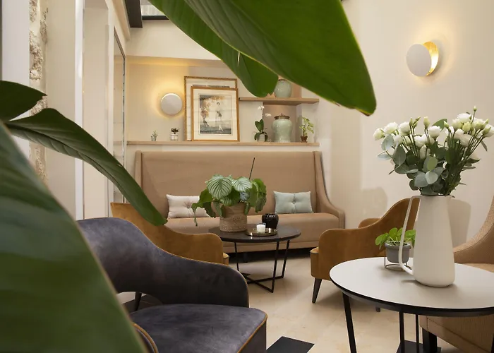 Hôtel des Champs-Elysées Paris