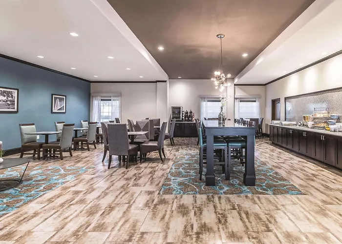 Grand Prairie Boutique Hotels